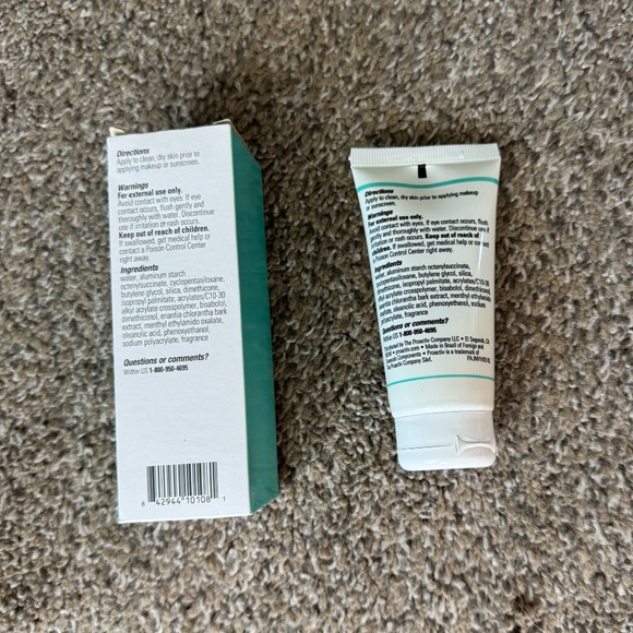 Proativ "T-Zone Oil Absorber" face moisturizer - Picture 3 of 4